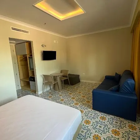 Zeus 3* פומפיי