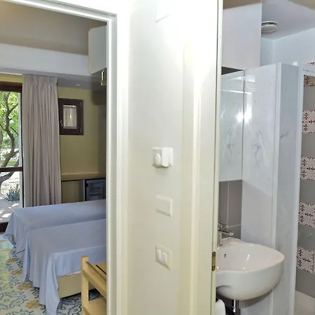 מלון Zeus פומפיי