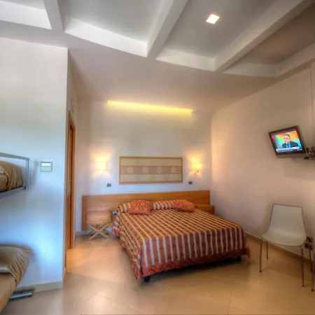 Zeus Hotel 3*
