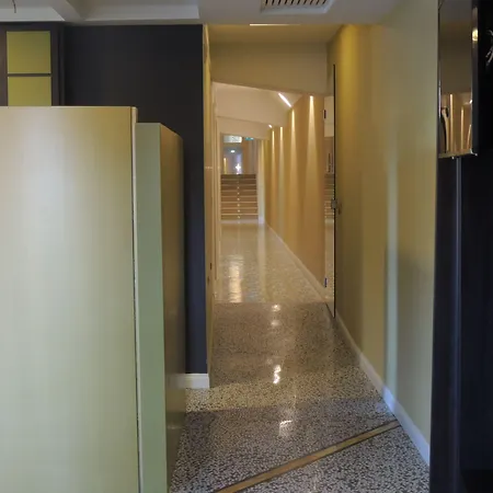 Zeus Hotel 3*