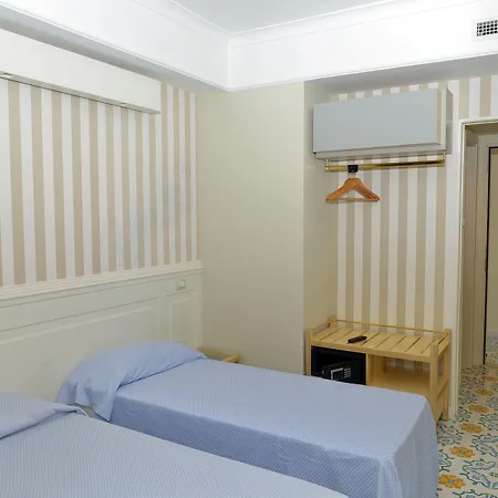 Hotel Zeus 3*