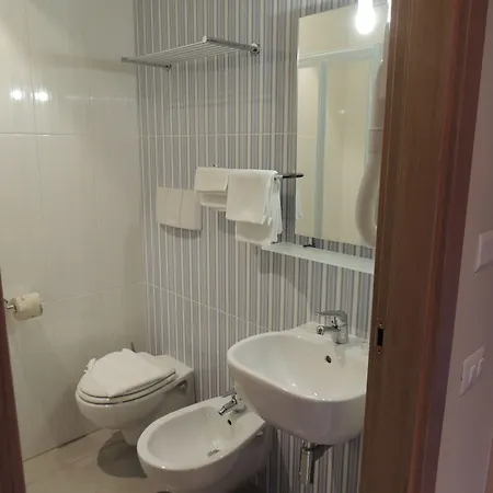 Zeus Hotel Pompeya