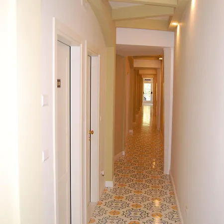 Zeus Hotel