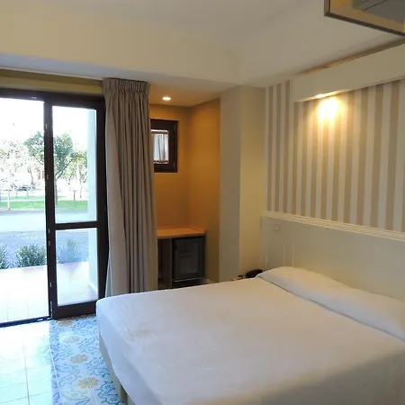 Hotel Zeus 3*