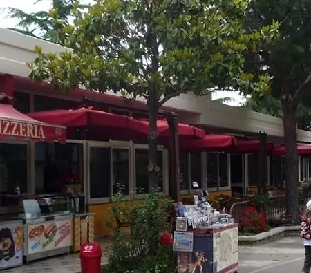 Zeus Hotel 3*