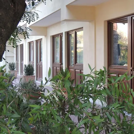 Zeus Hotel