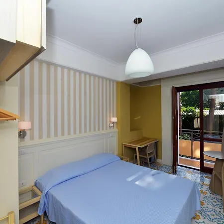 Hotel Zeus 3*