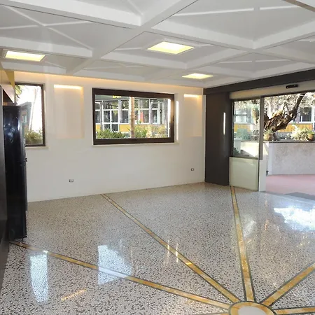 Hotel Zeus 3*