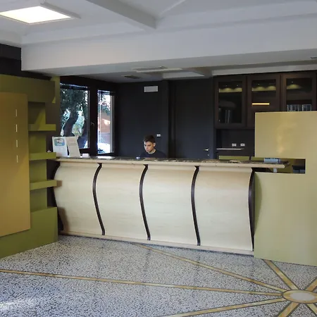 Hotel Zeus 3*