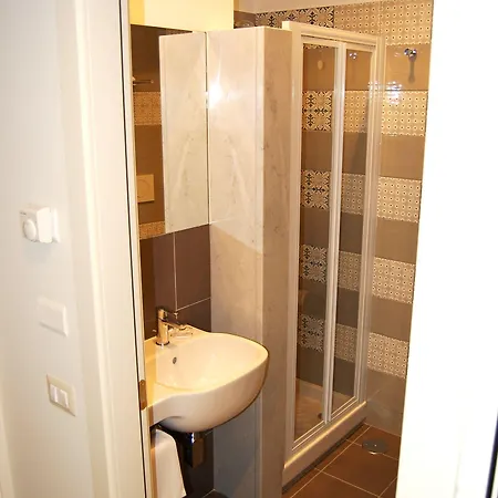 Zeus Hotel 3*