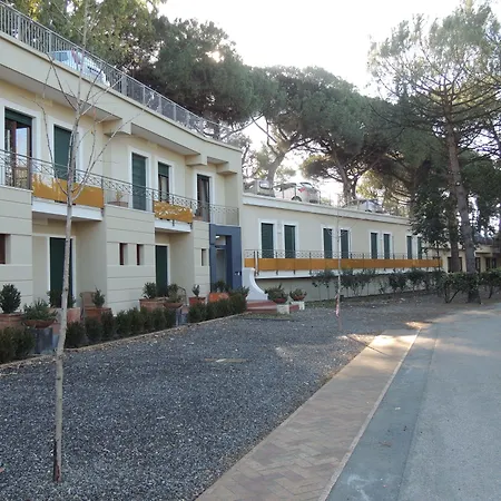 Zeus Hotel 3*