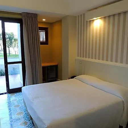 Hotel Zeus 3*
