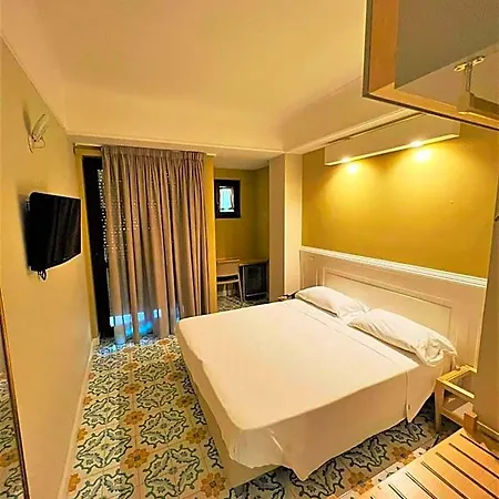 Hotel Zeus