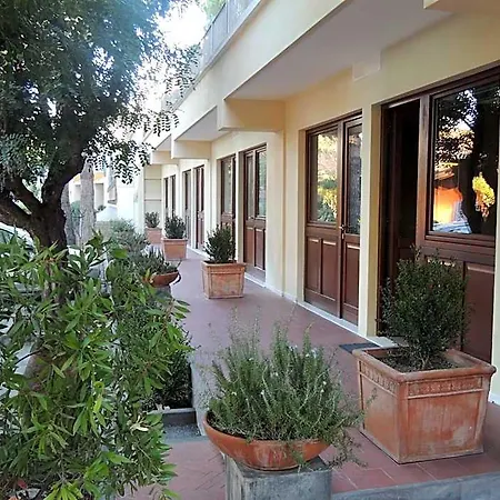 Zeus Hotel