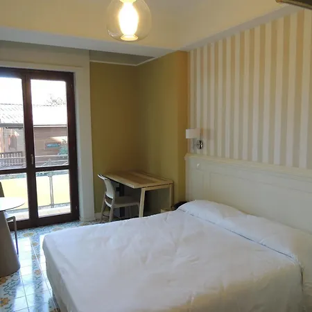Zeus Hotel